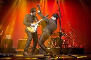 Los Tres ft. Juan Cirerol