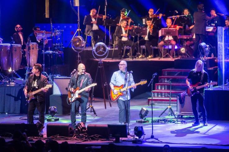 Rock en tu idioma sinfónico Neón